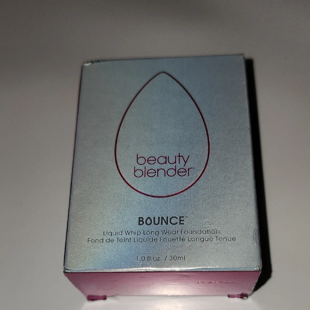 beautyblender Bounce Foundation - Pink and Blue